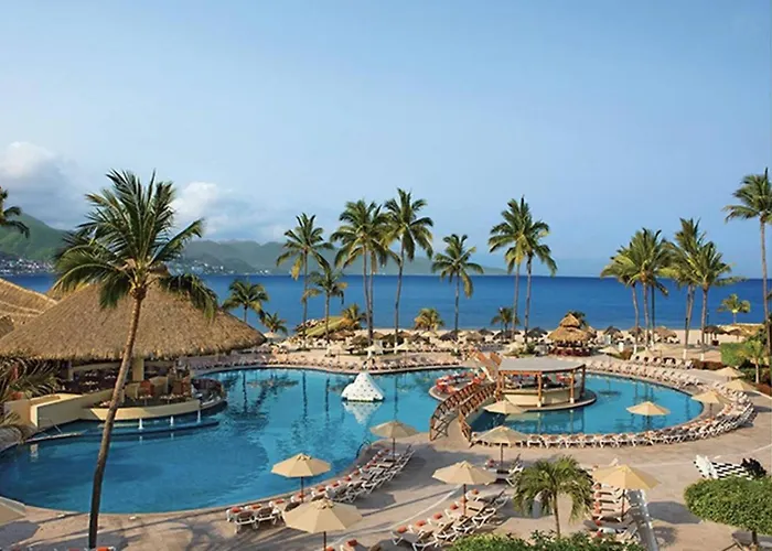 Condo With Beach And Pool Access!