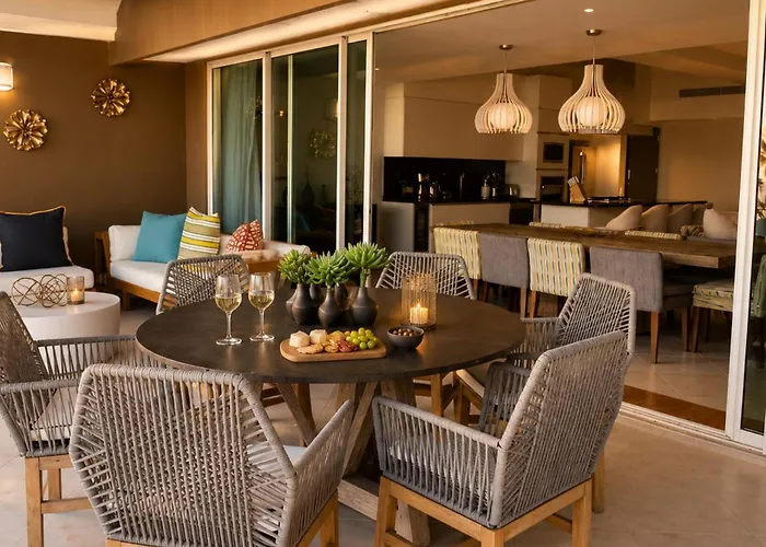 Grand Venetian Comfort